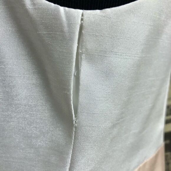 Stunning evening gown by Jessica Howard - Picture 6 of 7